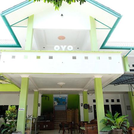 Oyo 2186 Esbe Hotel Syariah Танджунгпандан Экстерьер фото