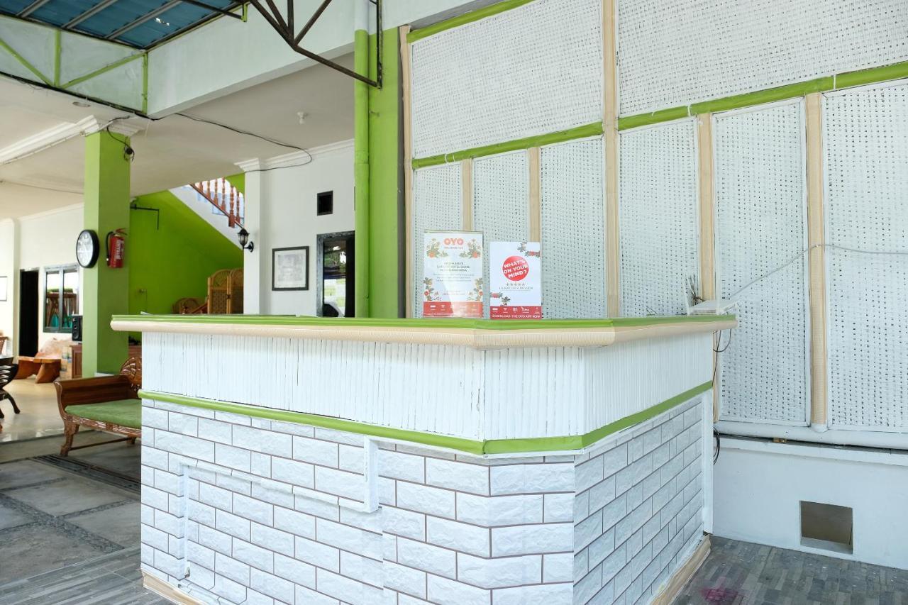 Oyo 2186 Esbe Hotel Syariah Танджунгпандан Экстерьер фото
