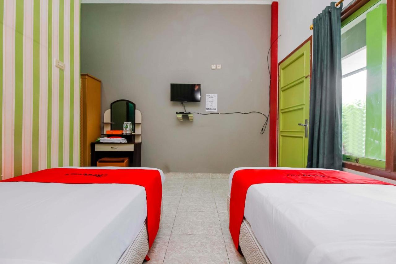 Oyo 2186 Esbe Hotel Syariah Танджунгпандан Экстерьер фото