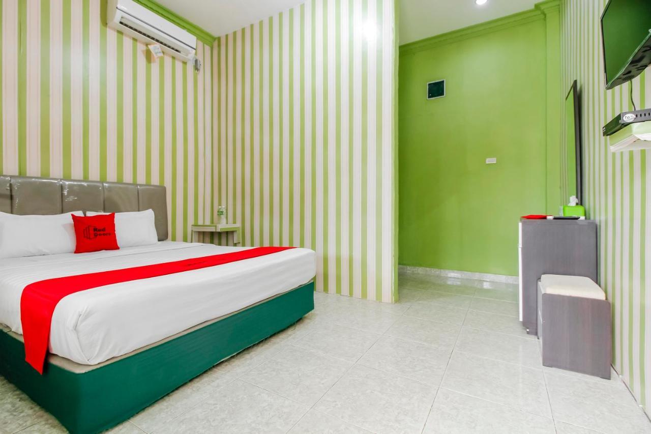 Oyo 2186 Esbe Hotel Syariah Танджунгпандан Экстерьер фото