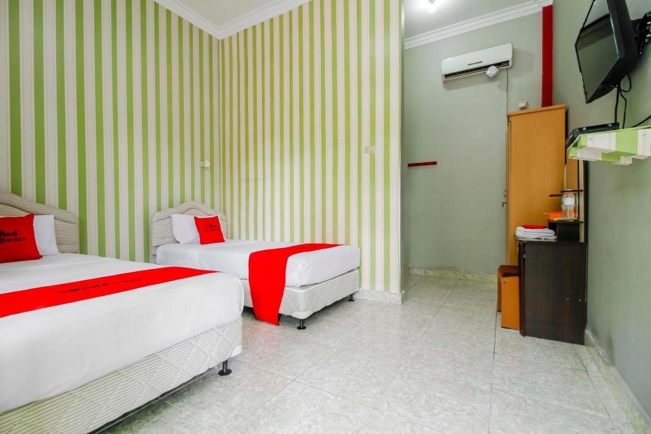 Oyo 2186 Esbe Hotel Syariah Танджунгпандан Экстерьер фото