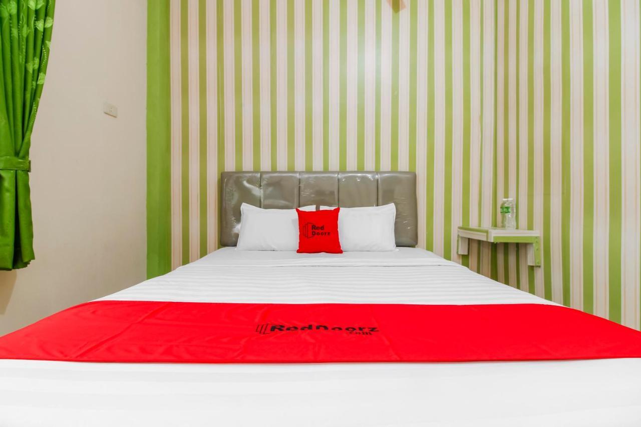 Oyo 2186 Esbe Hotel Syariah Танджунгпандан Экстерьер фото