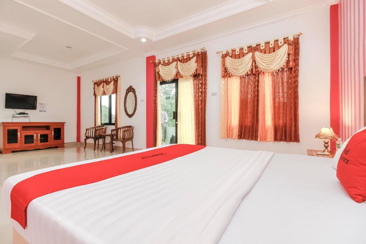 Oyo 2186 Esbe Hotel Syariah Танджунгпандан Экстерьер фото