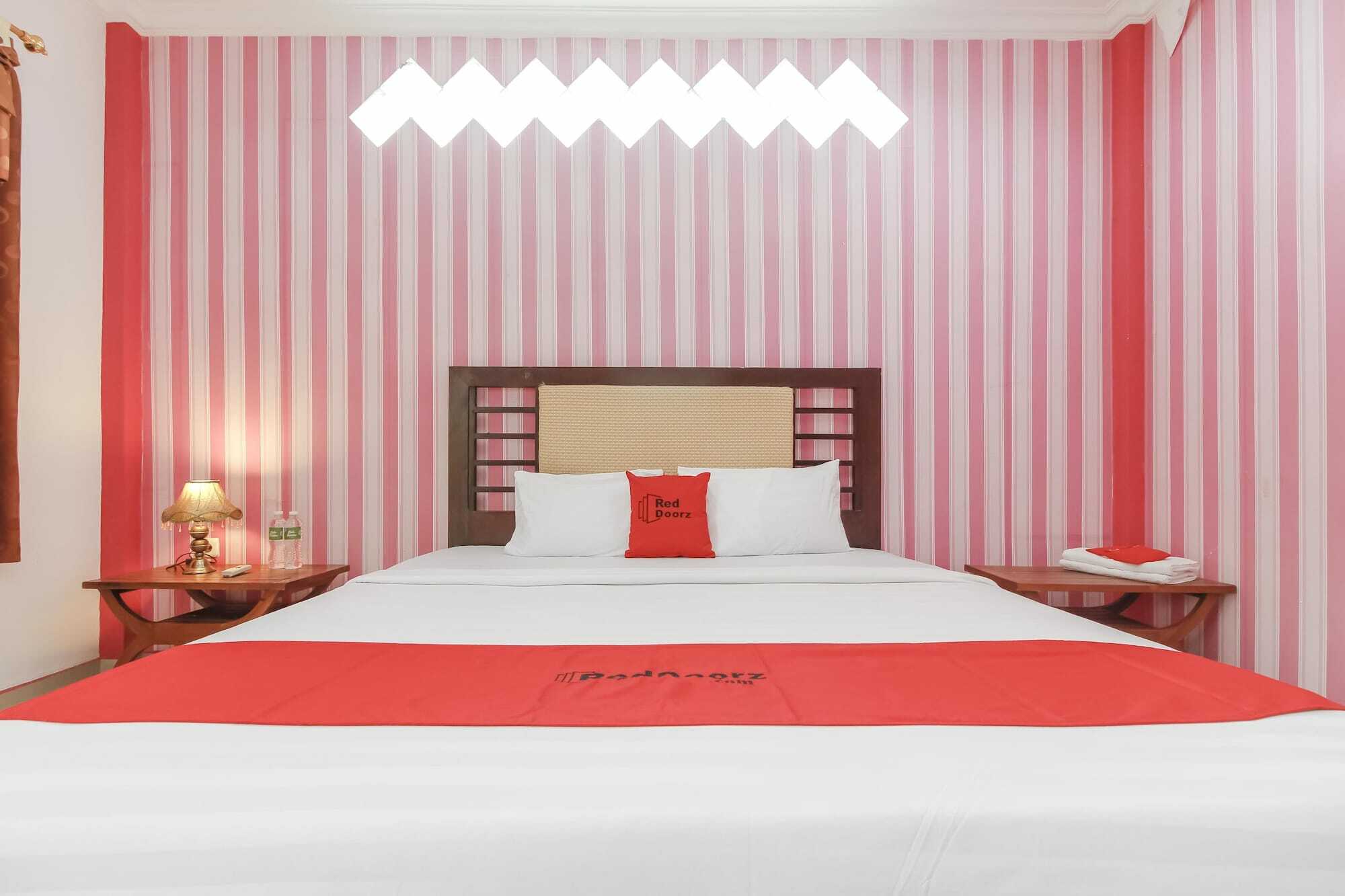 Oyo 2186 Esbe Hotel Syariah Танджунгпандан Экстерьер фото