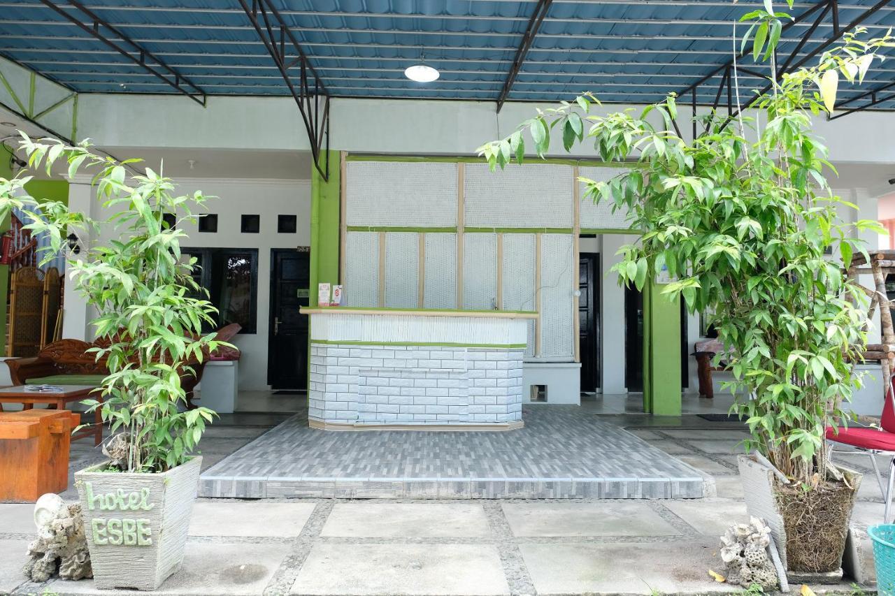 Oyo 2186 Esbe Hotel Syariah Танджунгпандан Экстерьер фото