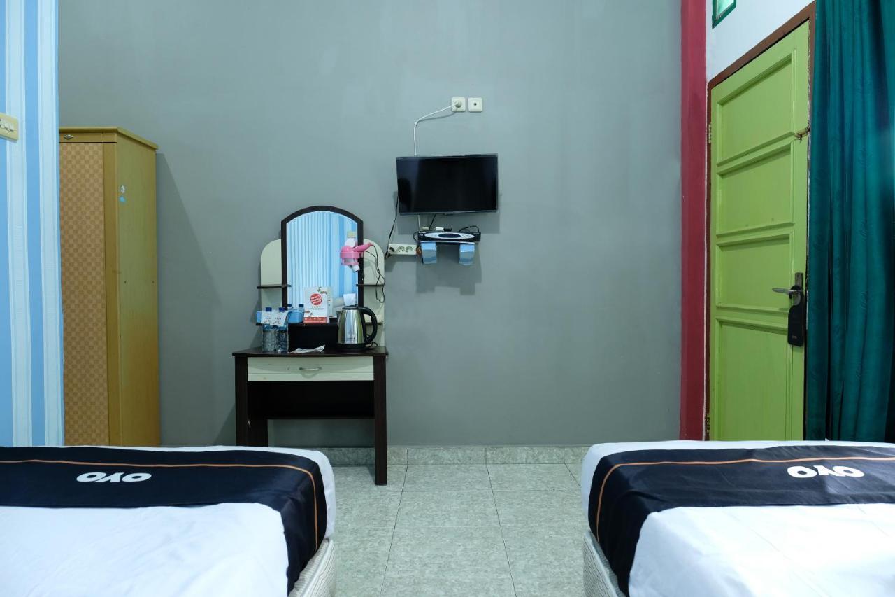 Oyo 2186 Esbe Hotel Syariah Танджунгпандан Экстерьер фото